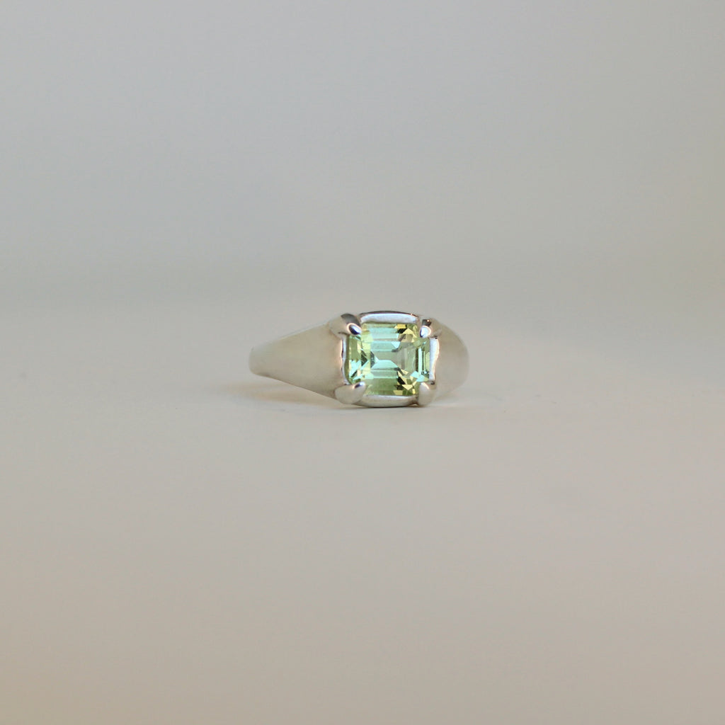 Mesa Pinky Ring - Lime Tourmaline