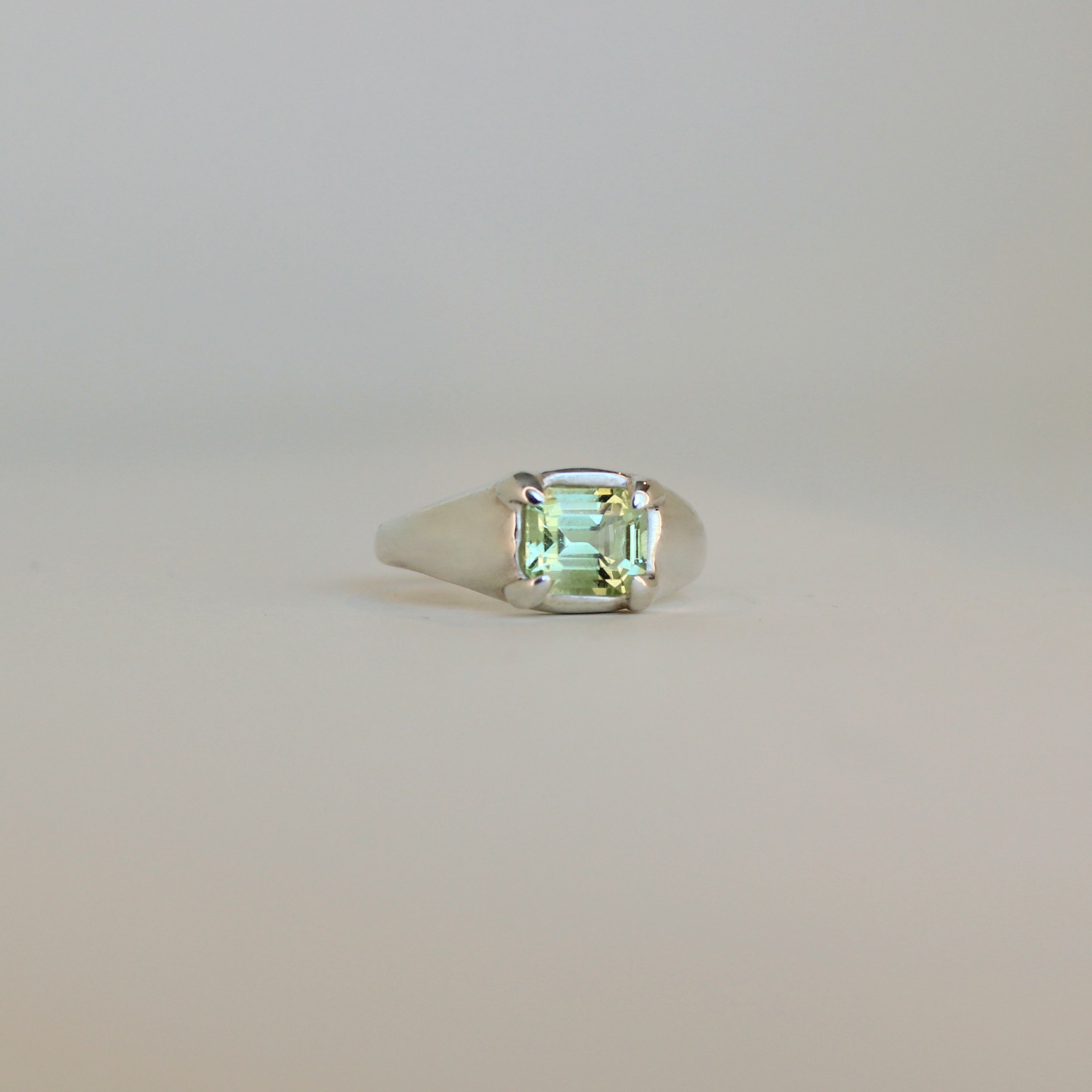 Mesa Pinky Ring - Lime Tourmaline