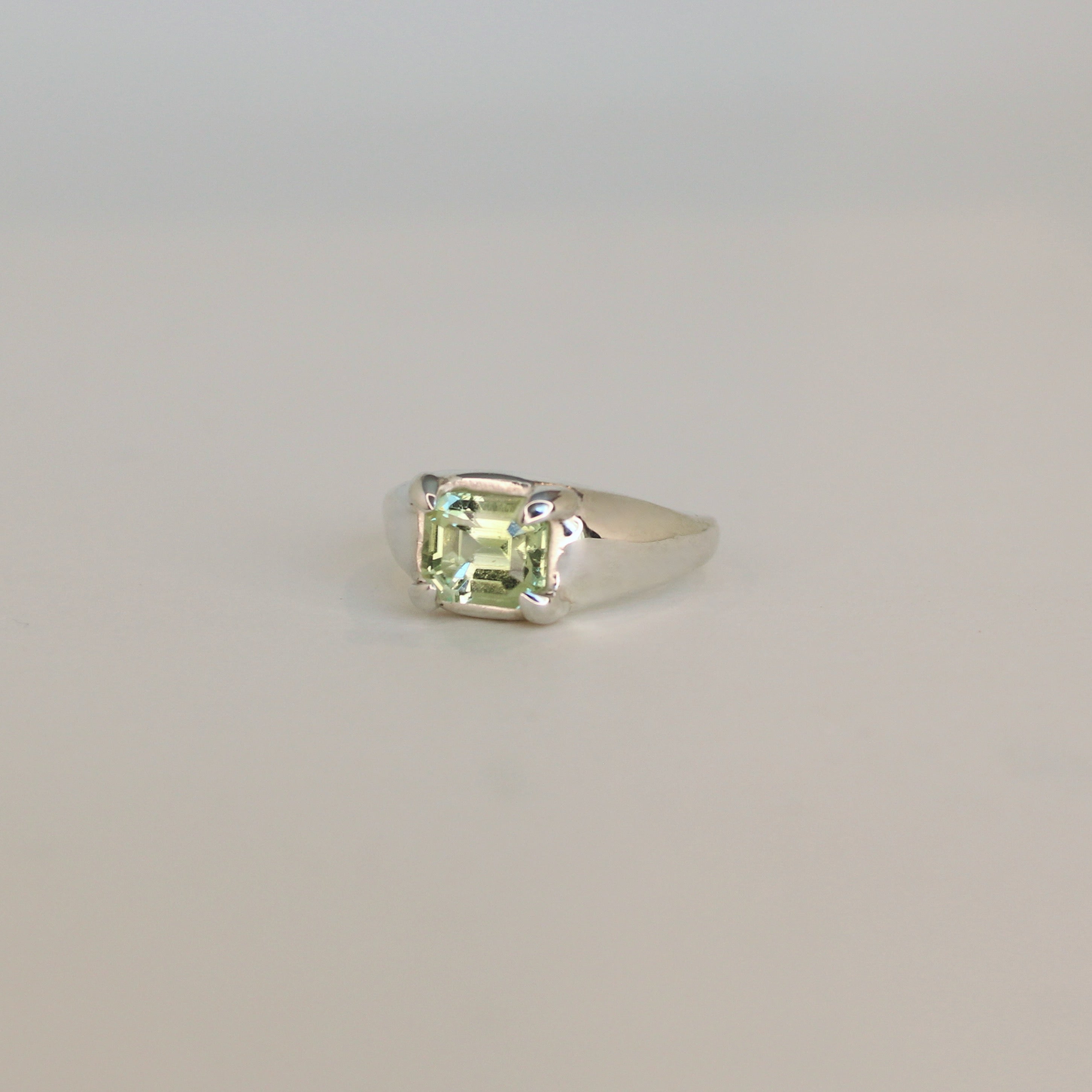 Mesa Pinky Ring - Lime Tourmaline