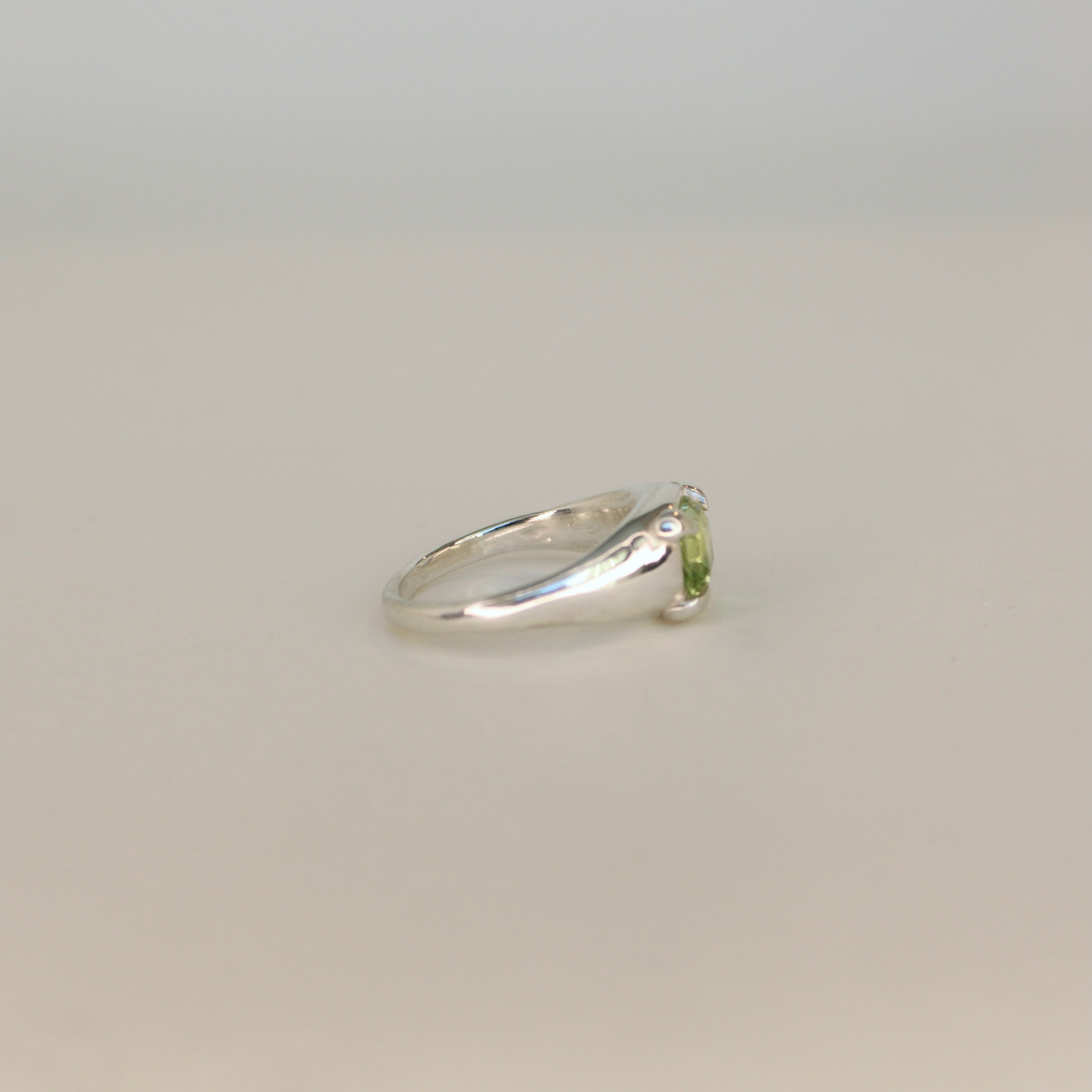 Mesa Pinky Ring - Lime Tourmaline