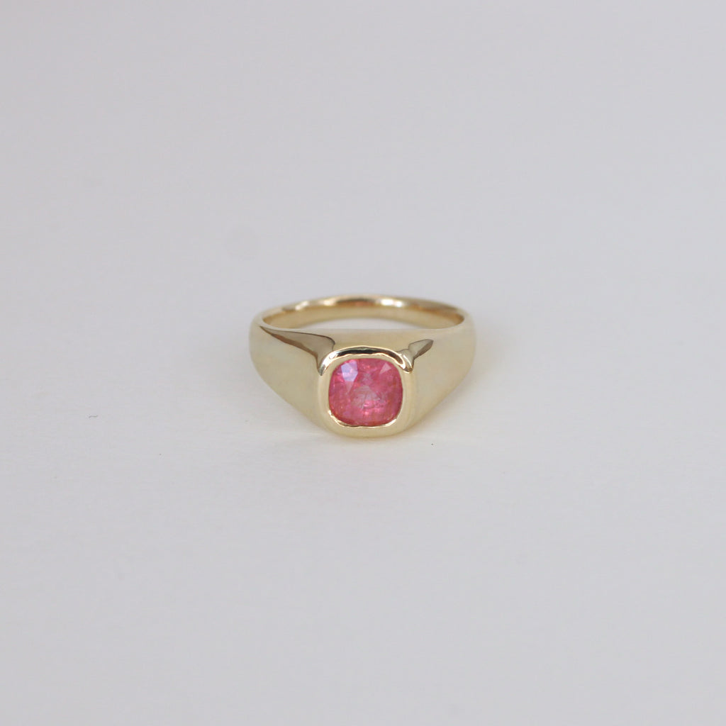 Aurora Sapphire Gold Ring