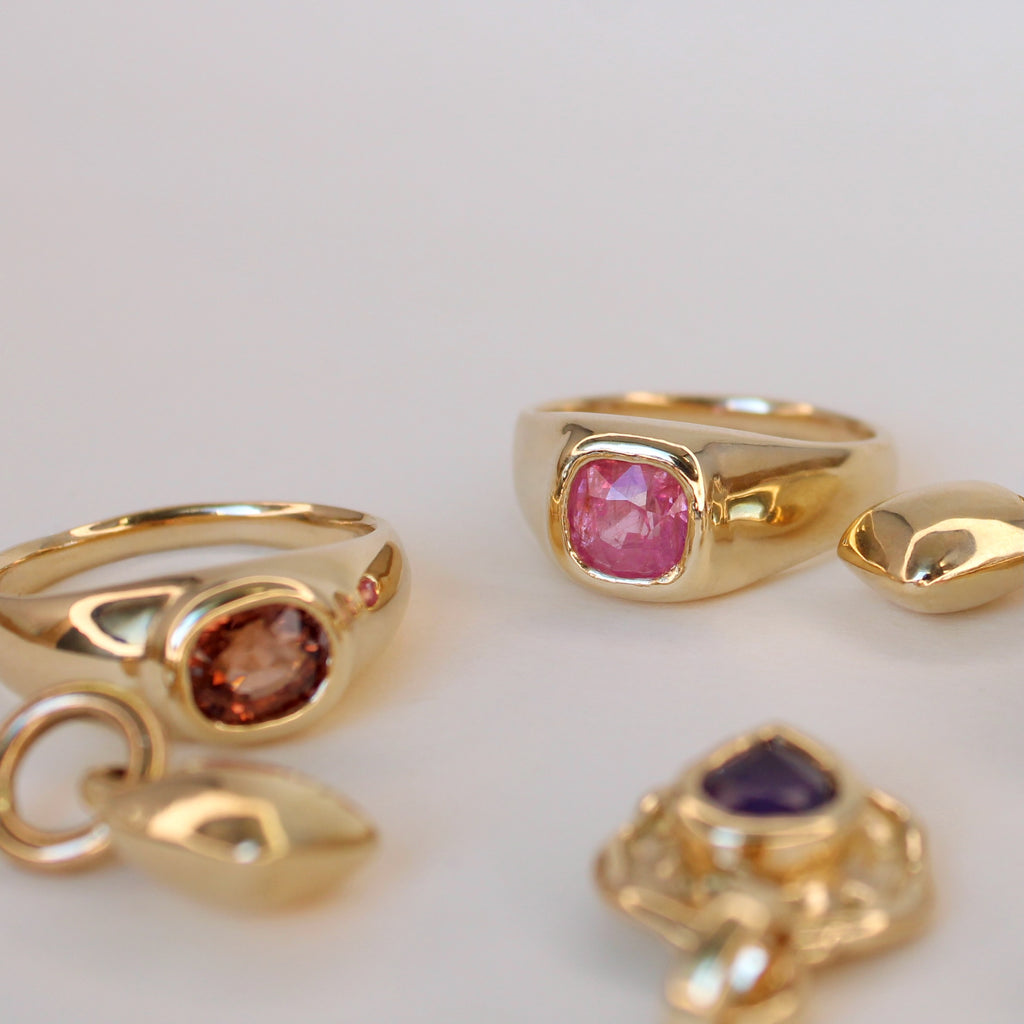 Aurora Sapphire Gold Ring
