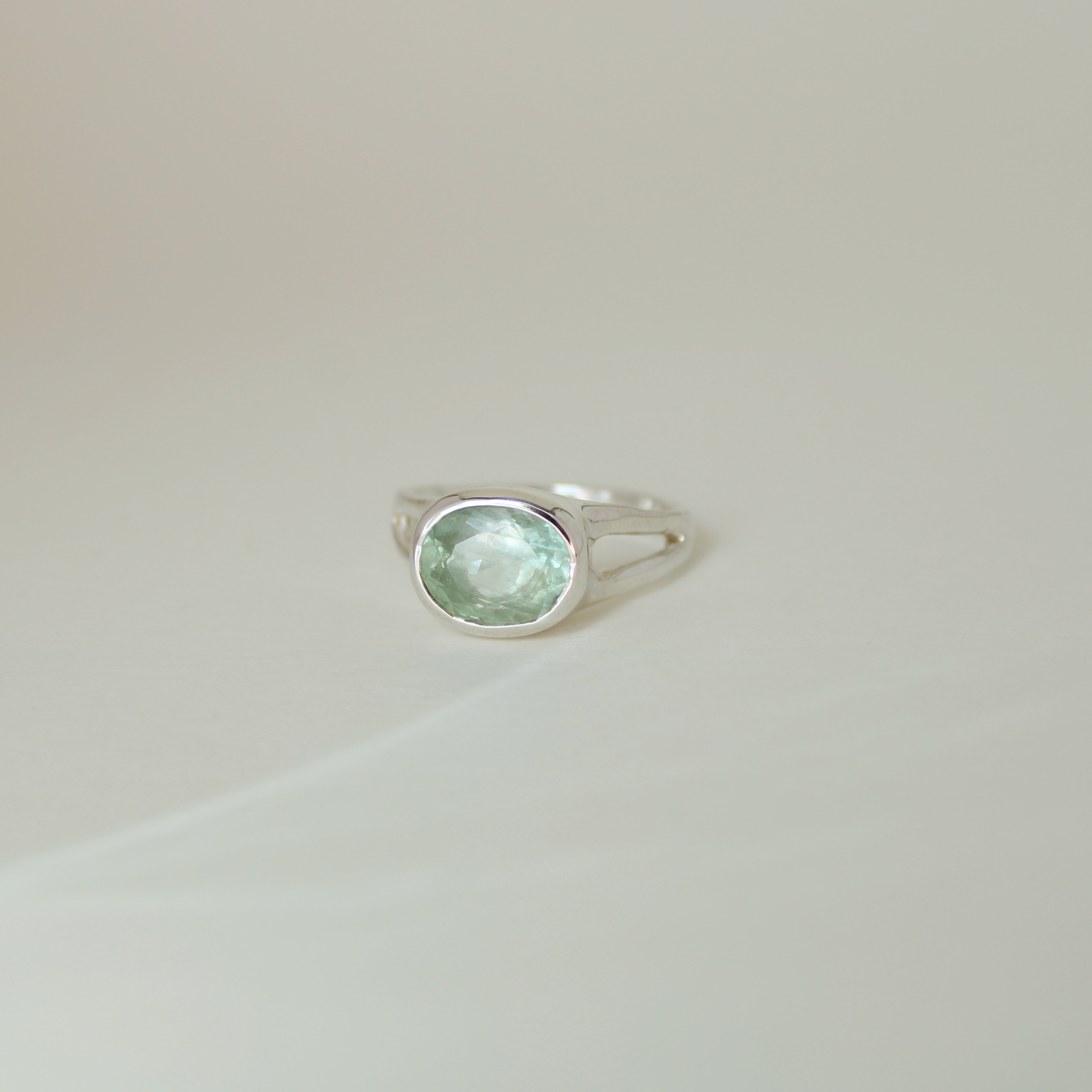 Beryl Branch Ring - Horizontal
