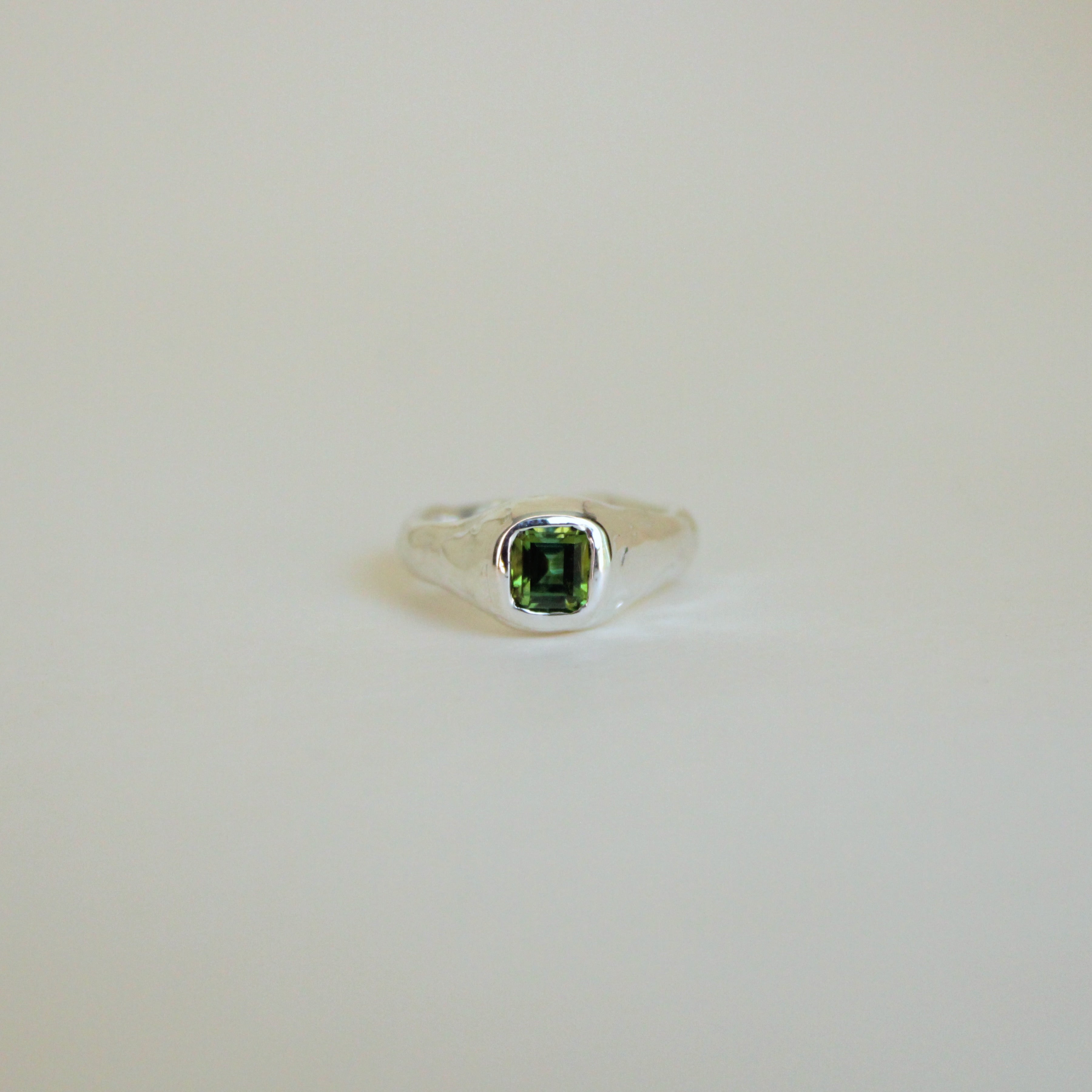 Sarn Ring Green Tourmaline - Vertical