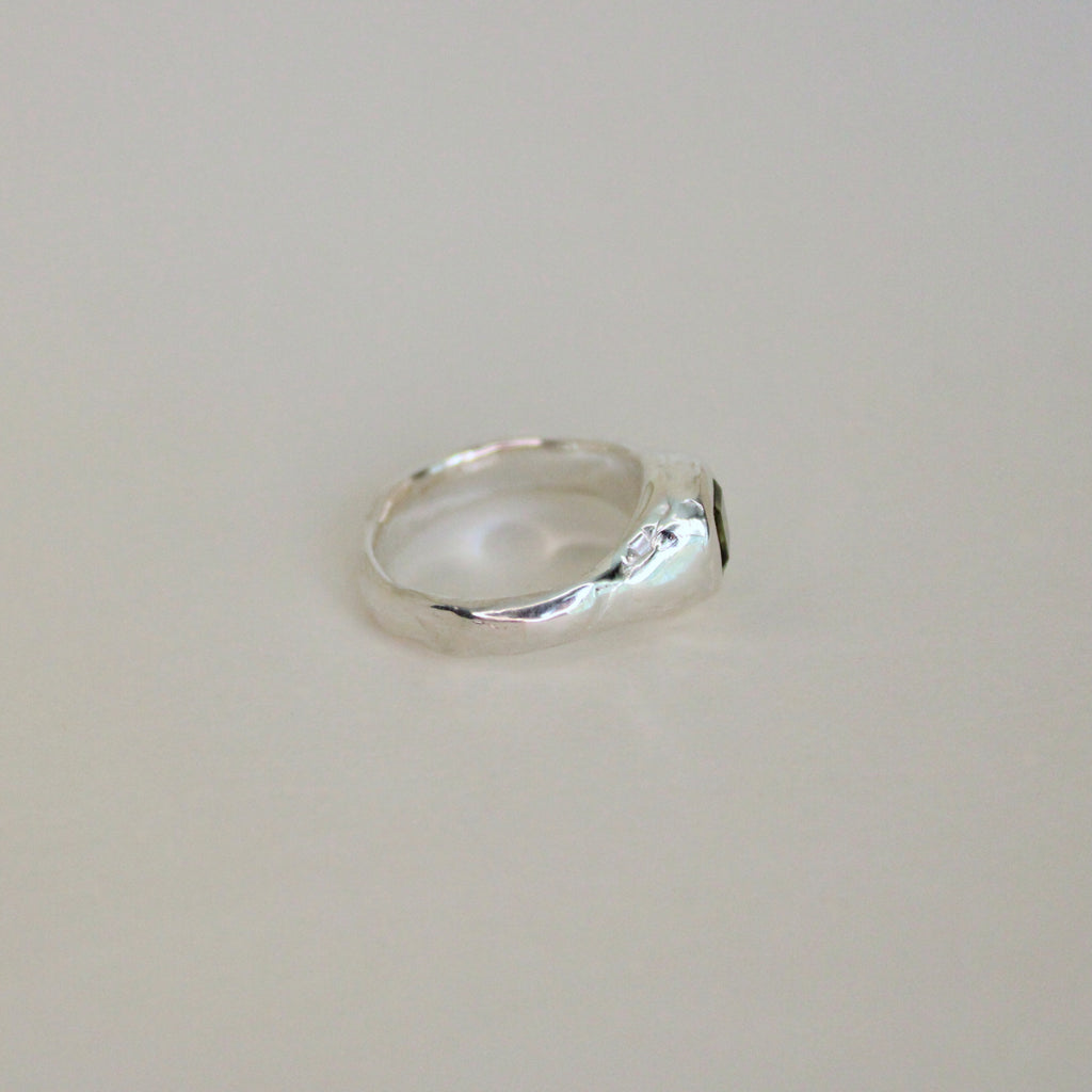 Sarn Ring Green Tourmaline - Vertical