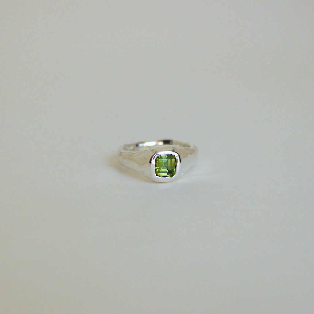 Sarn Ring Green Tourmaline - Vertical