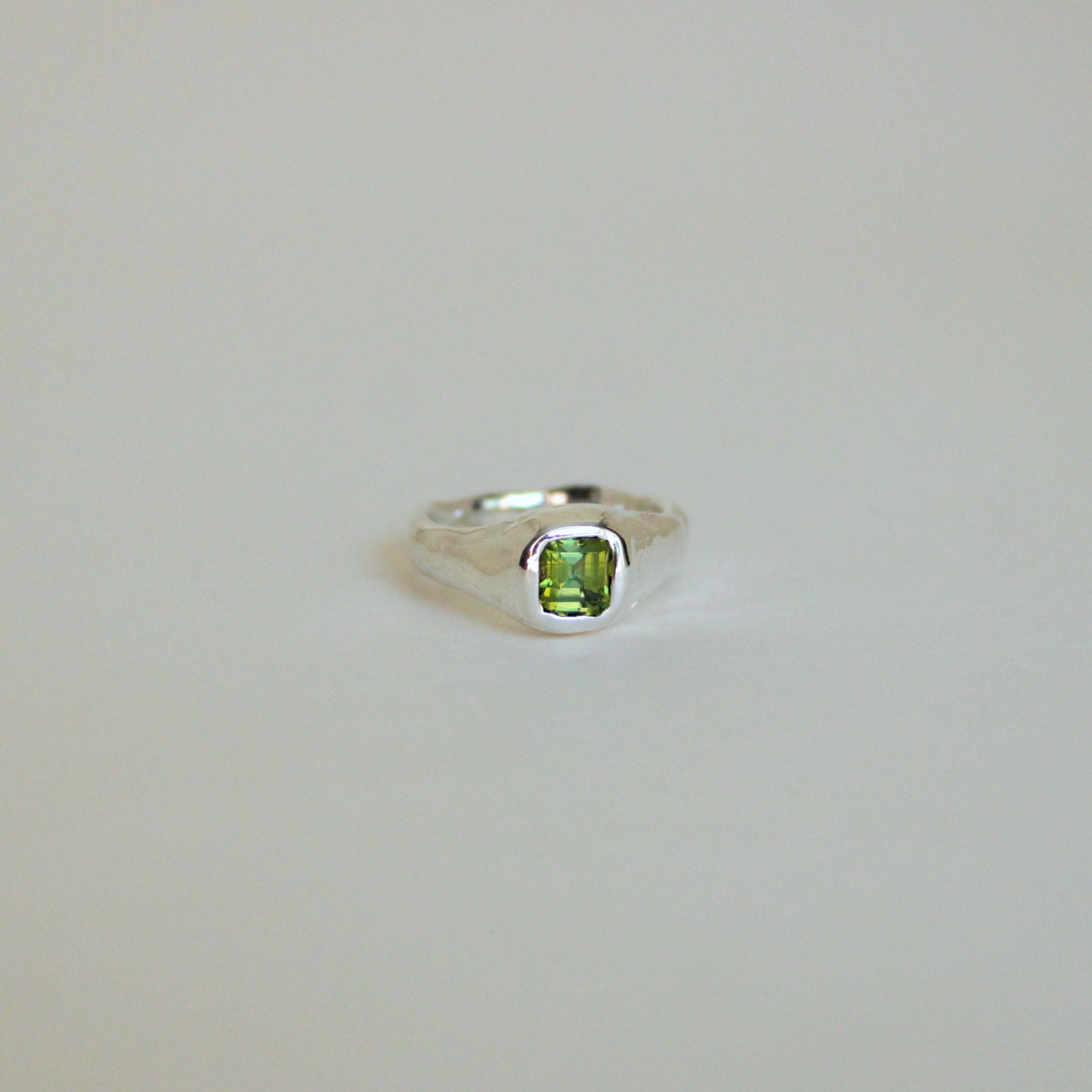 Sarn Ring Green Tourmaline - Vertical