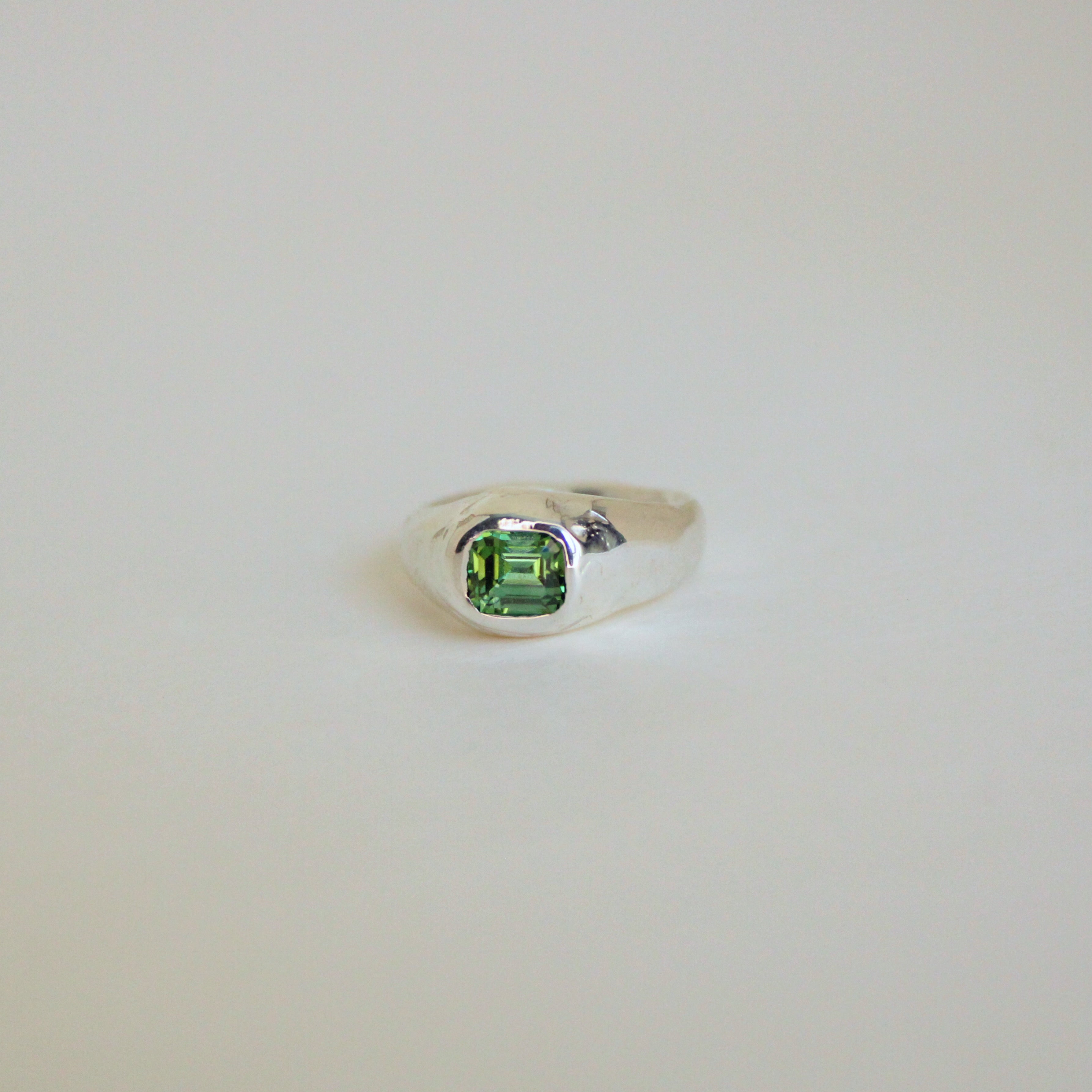 Sarn Ring Green Tourmaline - Horizontal