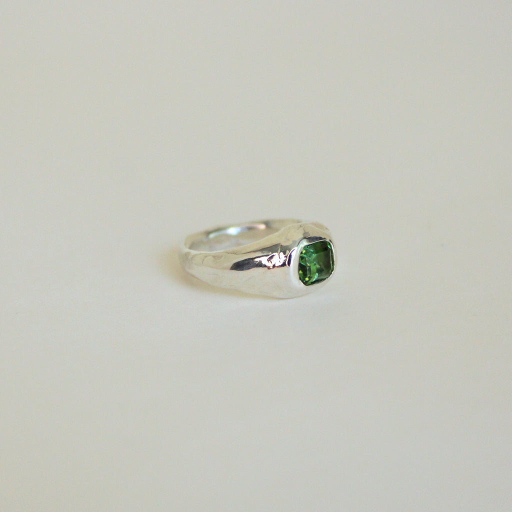 Sarn Ring Green Tourmaline - Horizontal