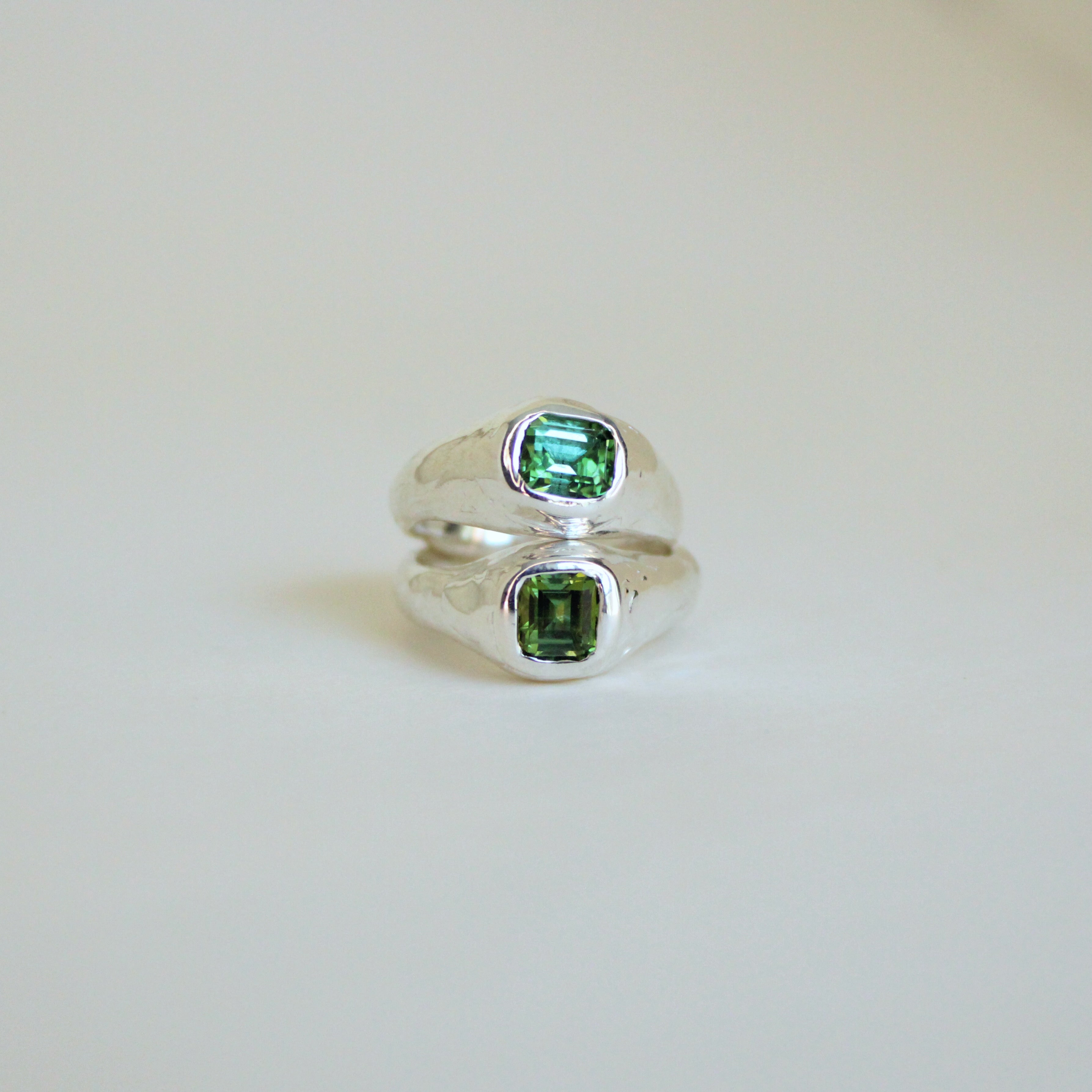 Sarn Ring Green Tourmaline - Vertical