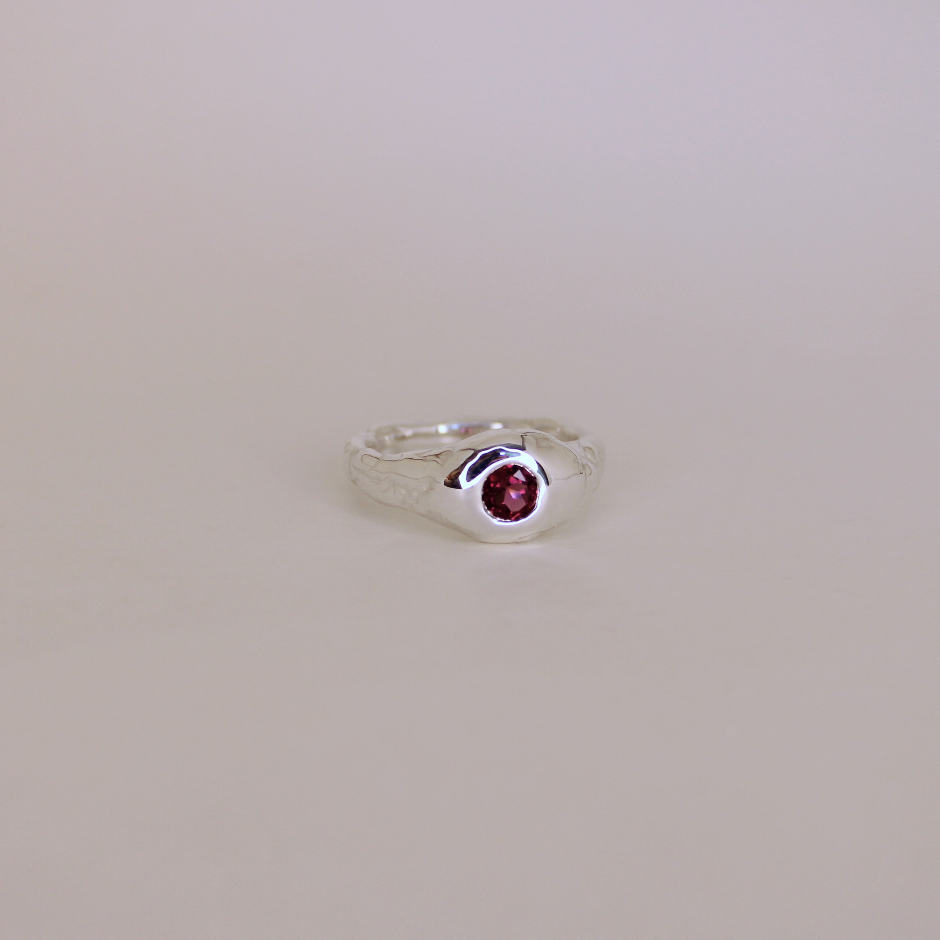 Sarn Ring Garnet