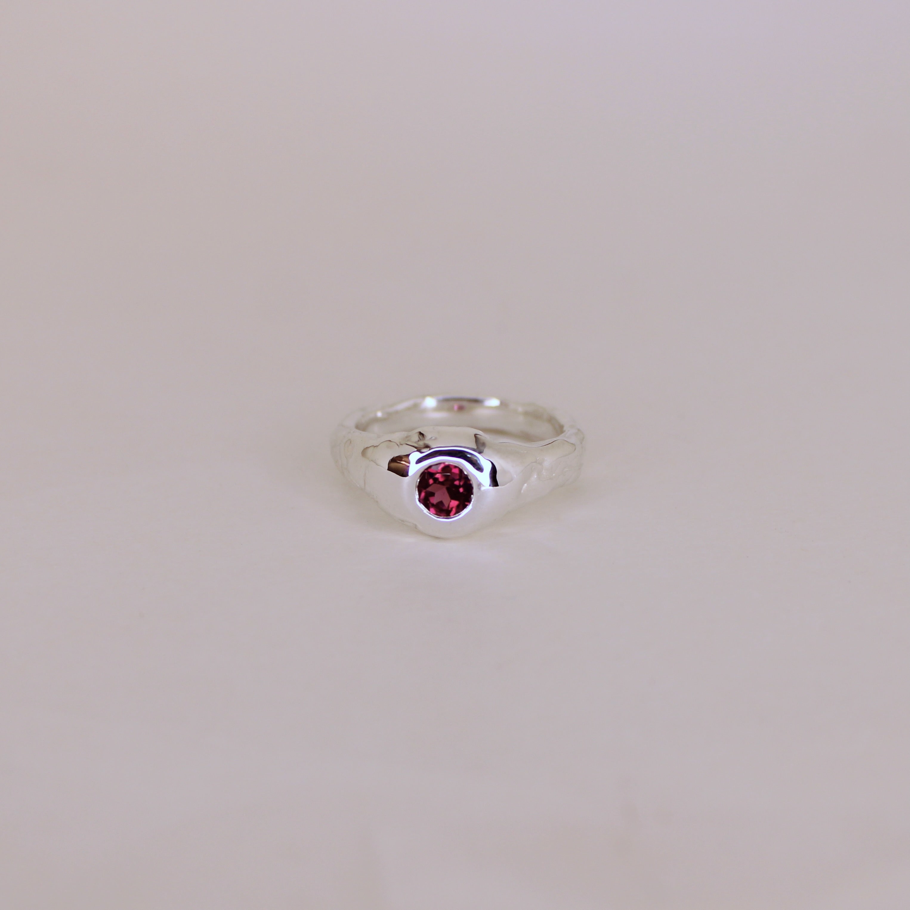 Sarn Ring Garnet