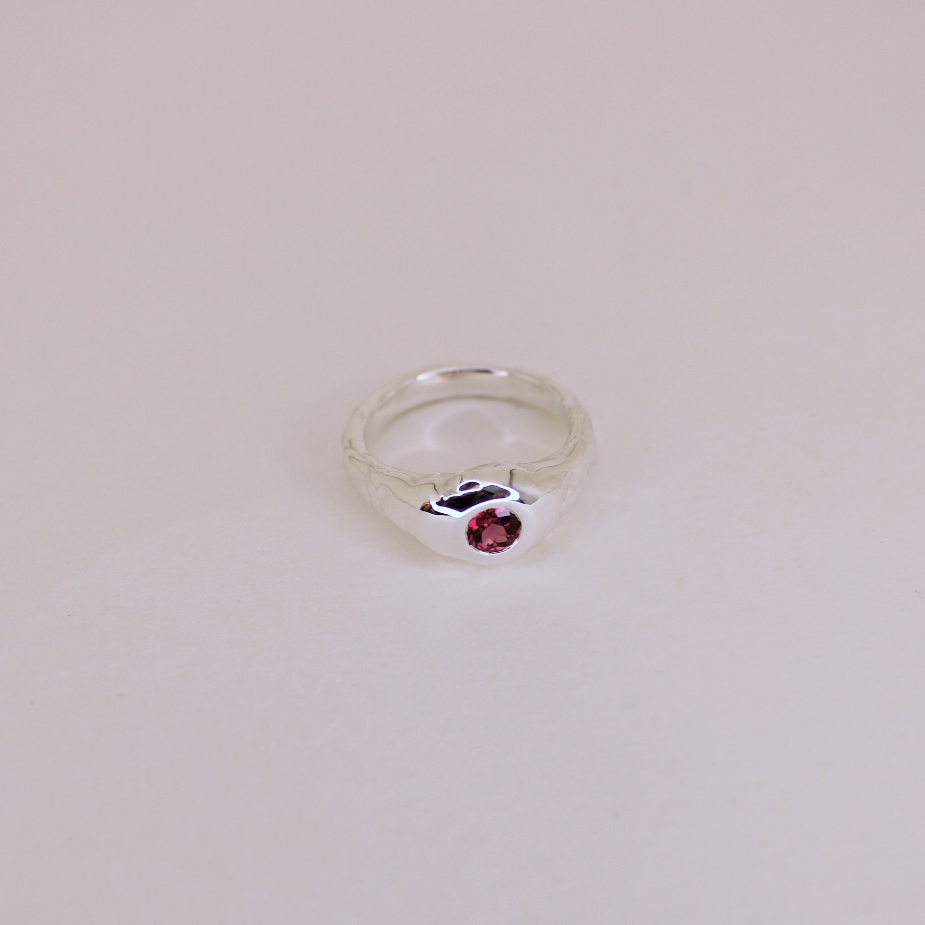Sarn Ring Garnet
